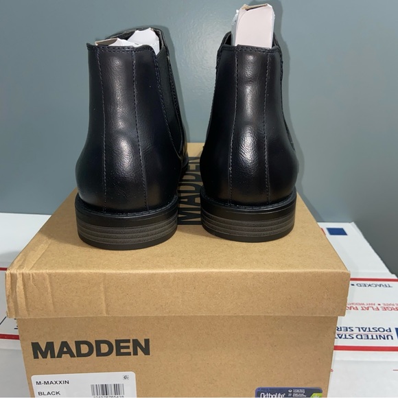 Madden Maxxin Mid Height Slip On Chelsea Boot - Picture 3 of 8